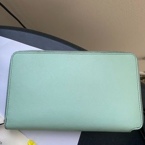 Henri Bendel leather wallet